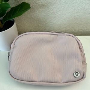Lululemon Everyday belt bag